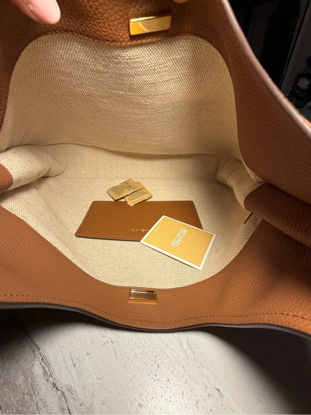 MICHAEL Michael Kors smooth pebble